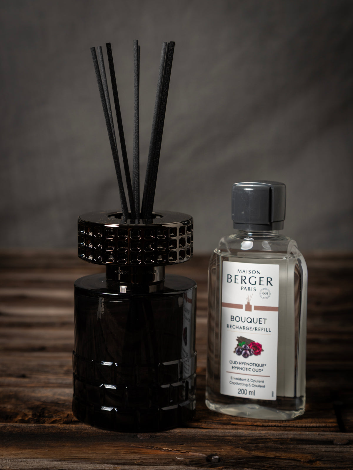 NYHET! Black Celebration Doftpinnar ink Hypnotic Oud 250ml