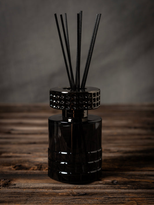 NYHET! Black Celebration Doftpinnar ink Hypnotic Oud 250ml