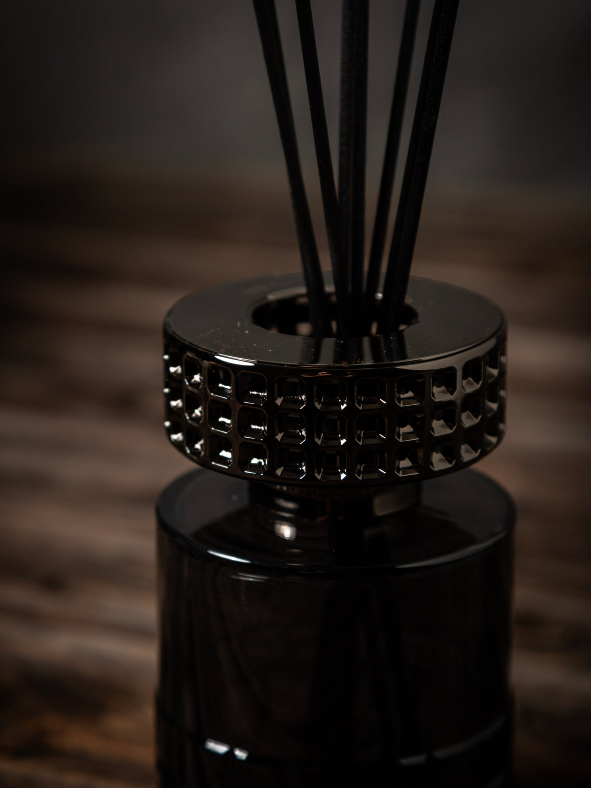 NYHET! Black Celebration Doftpinnar ink Hypnotic Oud 250ml